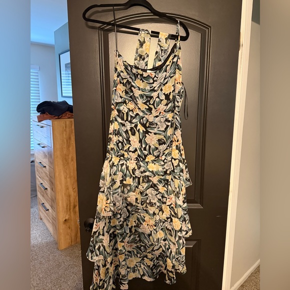 Petal & Pup Amren Floral One-Shouldered Dress - Picture 4 of 8